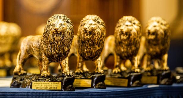 Lions statues awards.